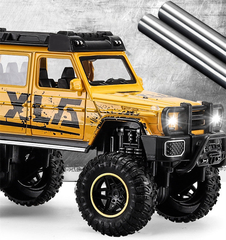 CJ simulation alloy off-road car model toy, detailed modified version with realistic features and rugged design for display or play.