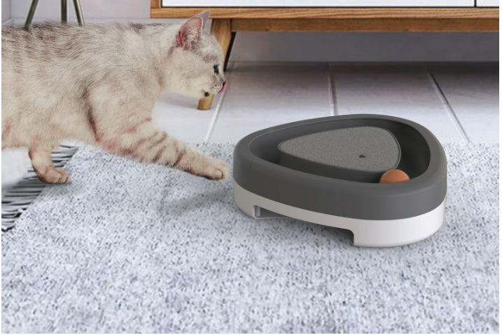 CJ self-hey cat toy with a triangle turntable, electric and fun design, featuring a built-in scratcher for engaging feline play.