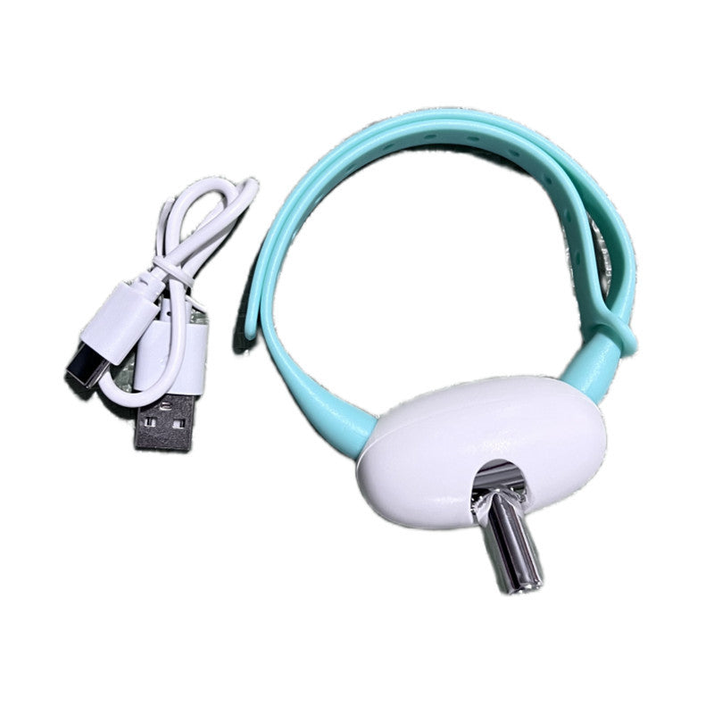 CJ automatic cat toy featuring a smart laser collar for interactive teasing and feline training, with USB charging.